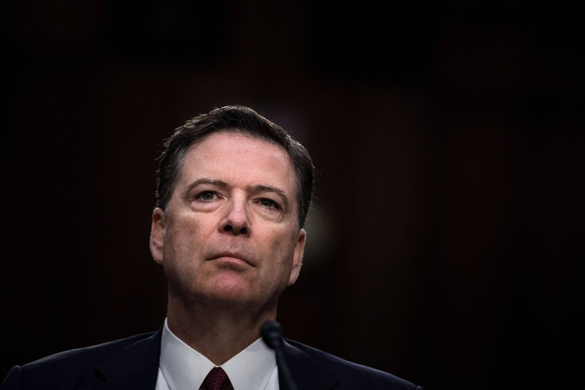 autoridades-investigam-suposta-ameaca-a-trump-feita-por-ex-chefe-do-fbi
