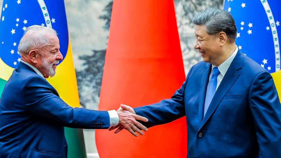 lula-faz-do-brasil-um-capacho-da-china