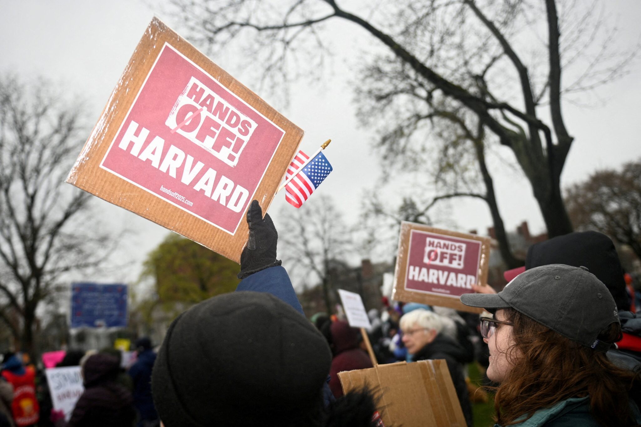 harvard:-justica-dos-eua-derruba-proibicao-de-governo-trump-a-alunos-estrangeiros-na-universidade