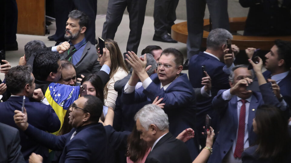 a-anistia-e-o-unico-caminho-para-a-paz