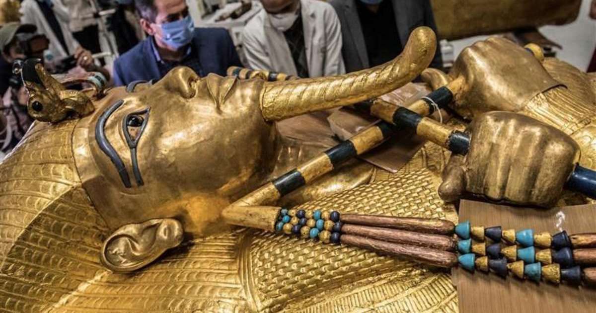 tumba-do-farao-tutancamon-e-exibida-por-inteiro-pela-primeira-vez-em-novo-museu-egipcio