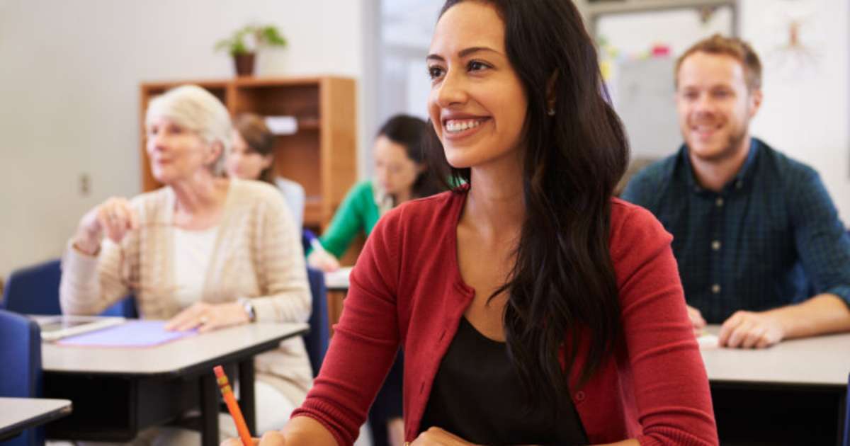 volte-a-estudar:-escola-oferece-ensino-gratuito-em-porto-alegre-com-matriculas-aberta-o-ano-todo