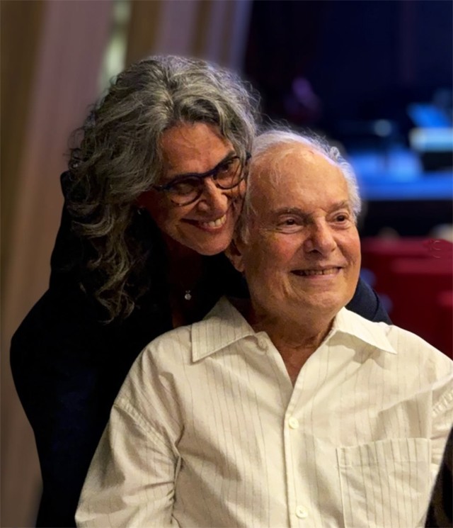 simone-e-francis-hime-preparam-show-conjunto-com-estreia-prevista-para-maio