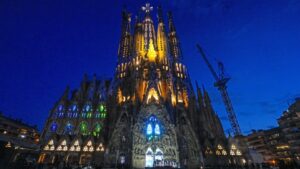 basilica-da-sagrada-familia:-a-historia-de-um-milagre-da-arquitetura