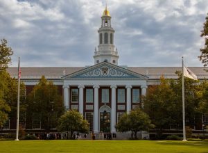 trump-proibe-harvard-de-receber-estudantes-estrangeiros,-diz-jornal