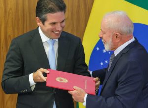fraqueza-a-frente-da-camara-dos-deputados
