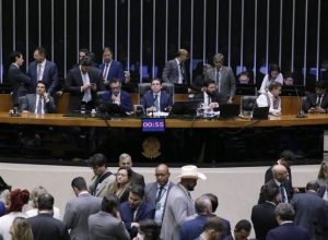 camara-aprova-pacote-que-exige-autorizacao-judicial-para-influenciadores-mirins