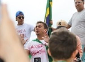 caminhada-de-nikolas-chega-a-brasilia;-seguranca-no-planalto-esta-reforcada