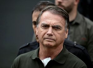 jair-bolsonaro-passou-mal-e-esta-sendo-monitorado,-diz-carlos-bolsonaro