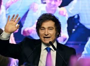 milei-aposta-em-flexibilizacao-radical-para-reconfigurar-mercado-de-trabalho-argentino