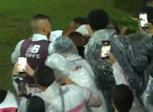 sao-paulo-vence-a-chapecoense-e-assume-a-lideranca-do-brasileirao