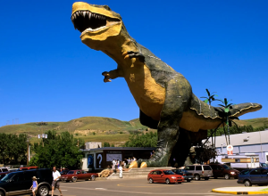 maior-replica-de-dinossauro-do-mundo-pode-desaparecer-apos-25-anos