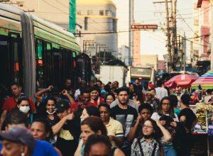 vencedor-do-nobel-de-fisica-afirma:-a-humanidade-so-vai-existir-por-mais-50-anos