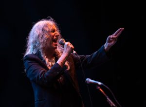 premio-princesa-de-asturias-premia-a-‘madrinha-do-punk’-patti-smith