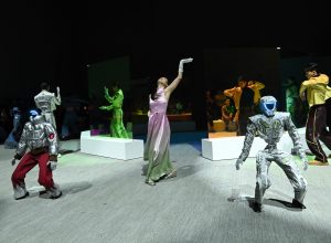 modelos-e-robos-compartilham-passarela-em-seul