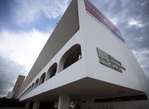 mostra-de-poesia-visual-de-artistas-do-df-ocupa-a-biblioteca-nacional