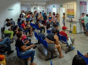 superlotacao-e-demora-levam-populacao-a-nao-buscar-atendimento-medico,-mostra-levantamento